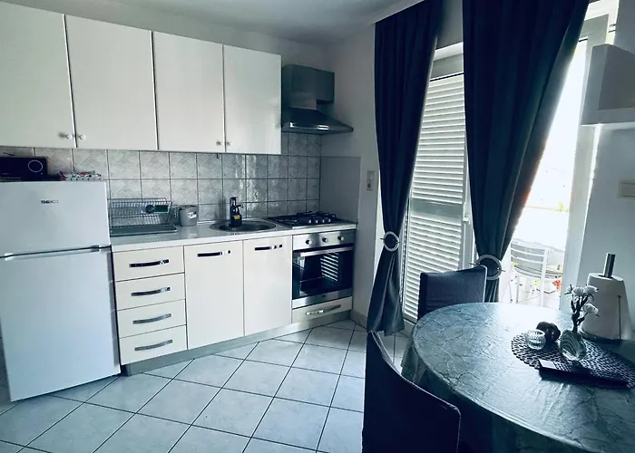 Apartment Cosy In Pag / 26 M² / Sea View *