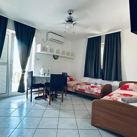 Cosy In Pag / 26 M² / Sea View Lägenhet Pag Town