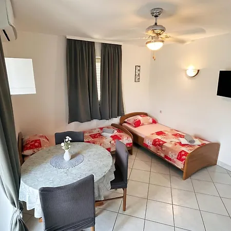 Cosy In Pag / 26 M² / Sea View Apartamento *