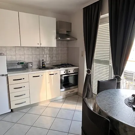 Cosy In Pag / 26 M² / Sea View Apartamento